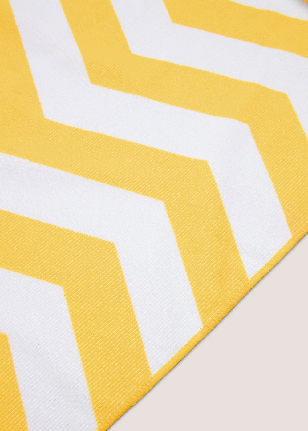 Yellow Geo Print Microfibre Beach Towel (70cm x 140cm) Image 2