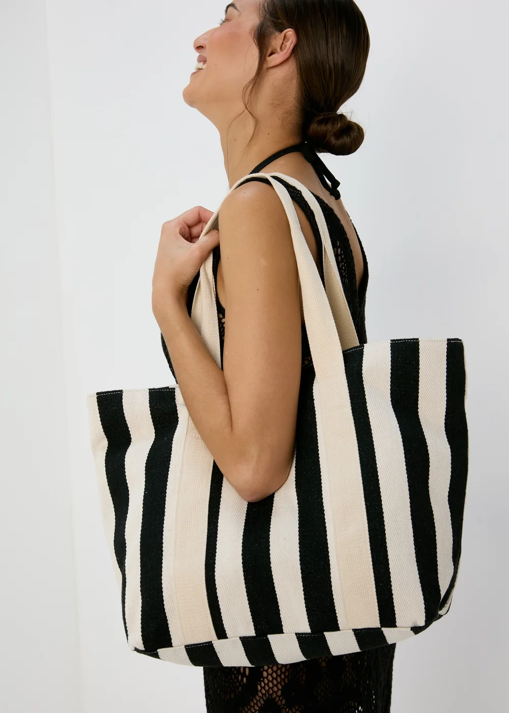 White & Black Nautical Beach Bag - One Size Image 1