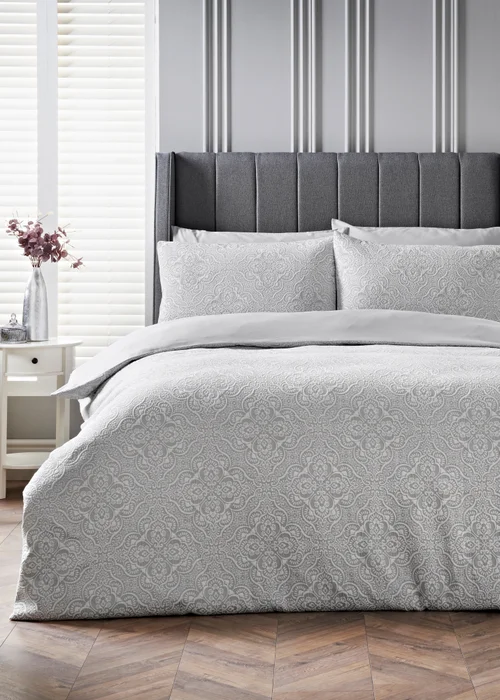 Grey Matelassé Duvet Set - Double Image 1