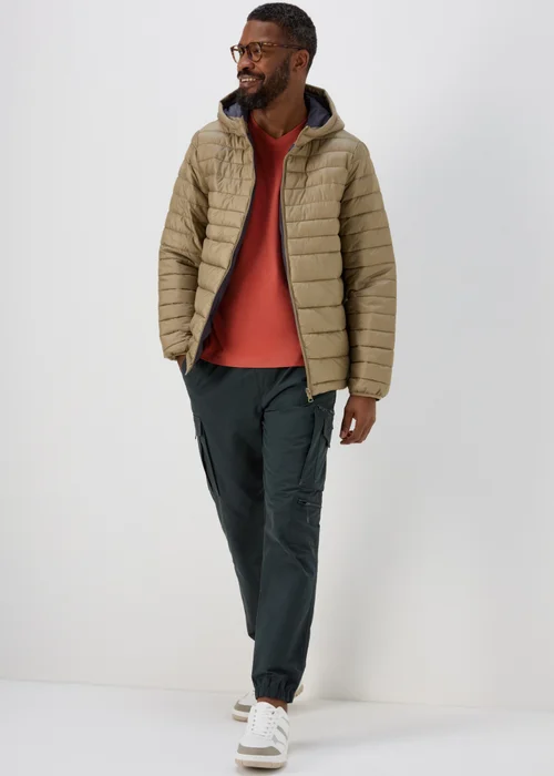 Tuscan Red V Neck Essential T-Shirt - Small Image 4