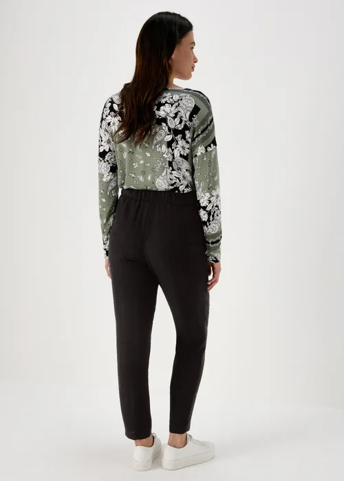 Black Light Weight Tapered Trousers - 8 Image 2