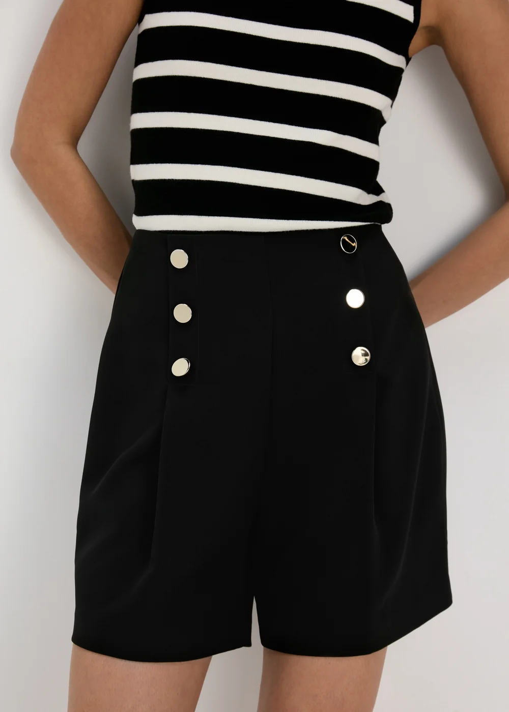 Et Vous Black Button Shorts - 8 Image 3