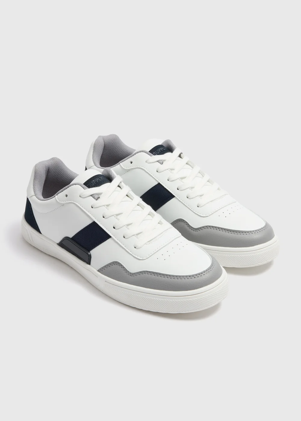 White Court Trainers - 6 Image 1