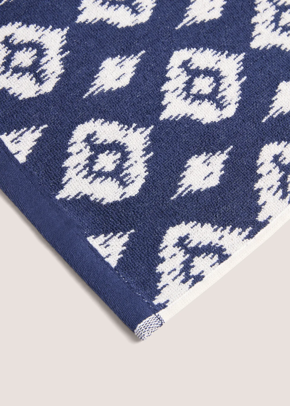 Blue Patterned Hand Towel (35x30x5cm) - Hand Towel Image 2