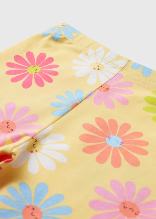 Girls Yellow Daisy Cycle Shorts (1-7yrs) - 1 to 1 half years Image 2