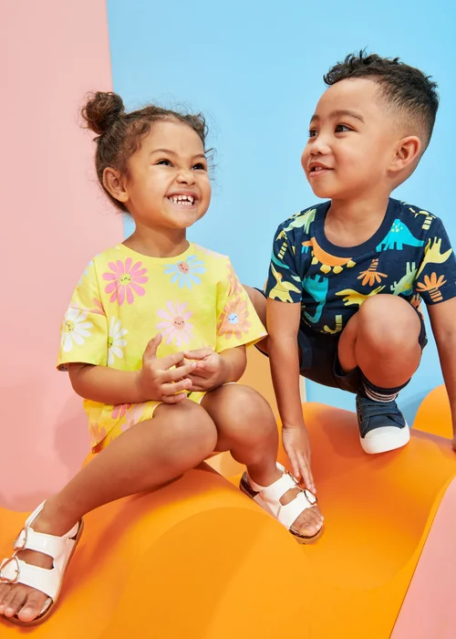 Girls Yellow Daisy Cycle Shorts (1-7yrs) - 1 to 1 half years Image 3