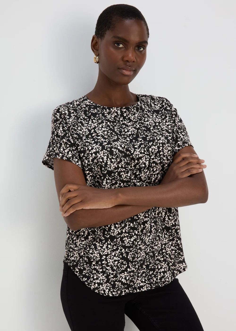 Black Leaf Print Top - Size 8 Image 1