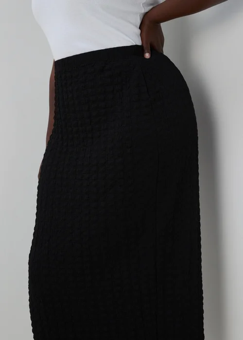 Black Hyper Texture Midaxi Skirt - 8 Image 3