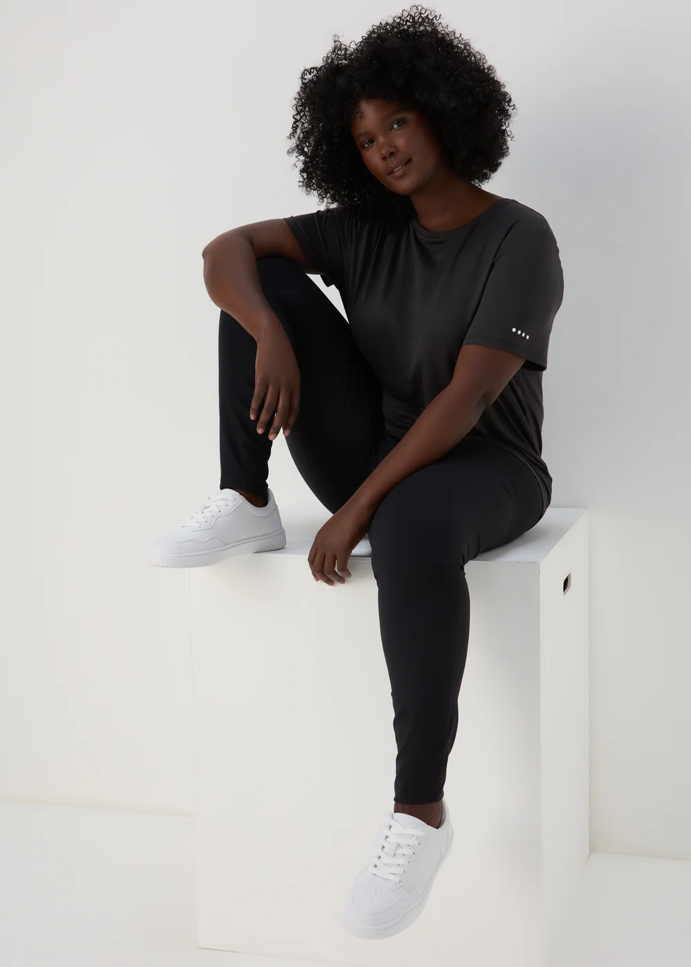 Souluxe Black T-Shirt - M Image 8