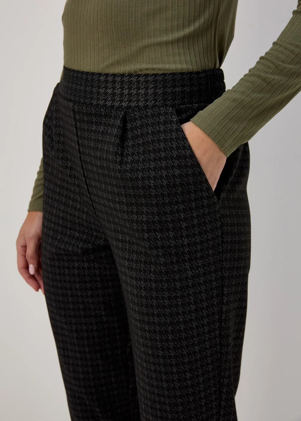 Black Textured Trousers - 8 Image 3