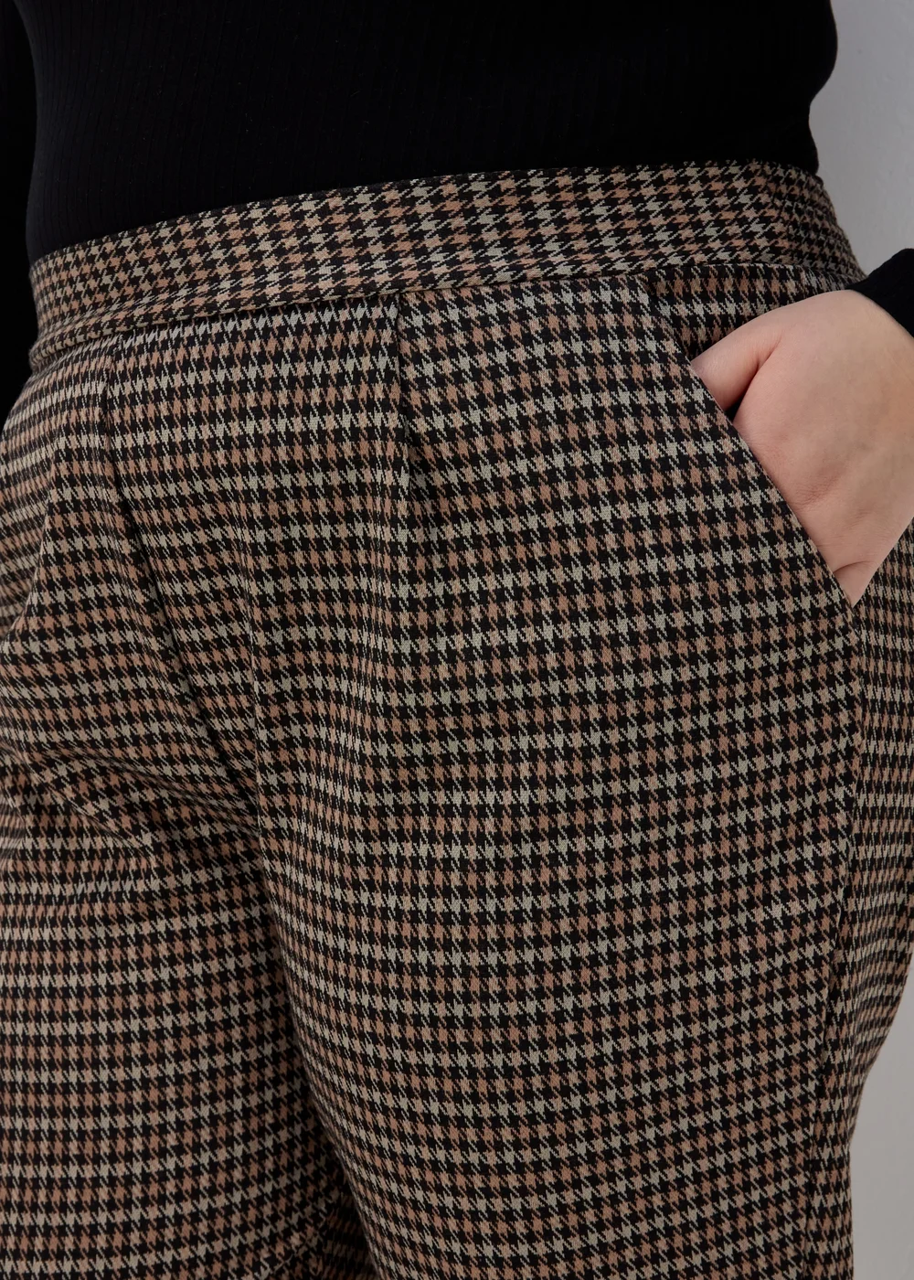 Brown Mini Check Trousers - 8 Image 3
