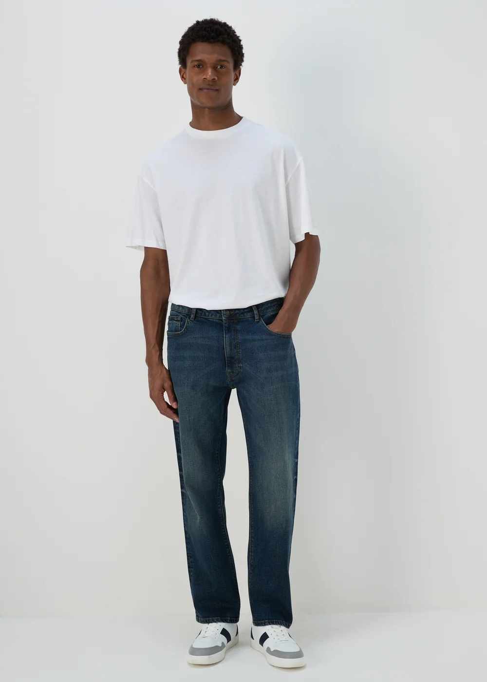 Dark Wash Relaxed Fit Denim Jeans - 32 R Image 1