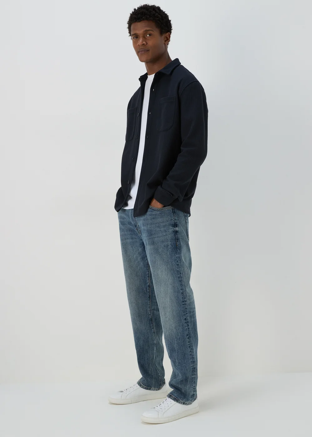 Mid Wash Relaxed Fit Denim Jeans - 32 R Image 4