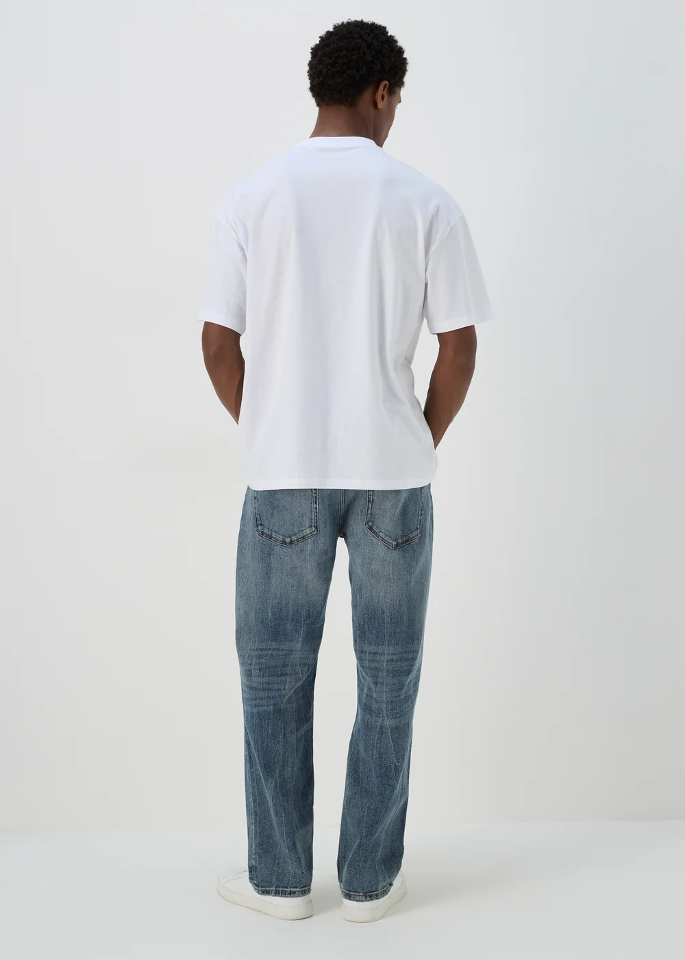 Mid Wash Relaxed Fit Denim Jeans - 32 R Image 2