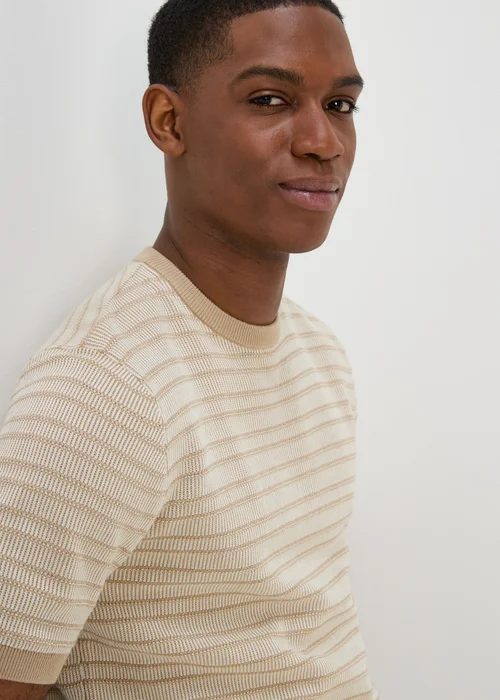 Stone Textured T-Shirt - S Image 3