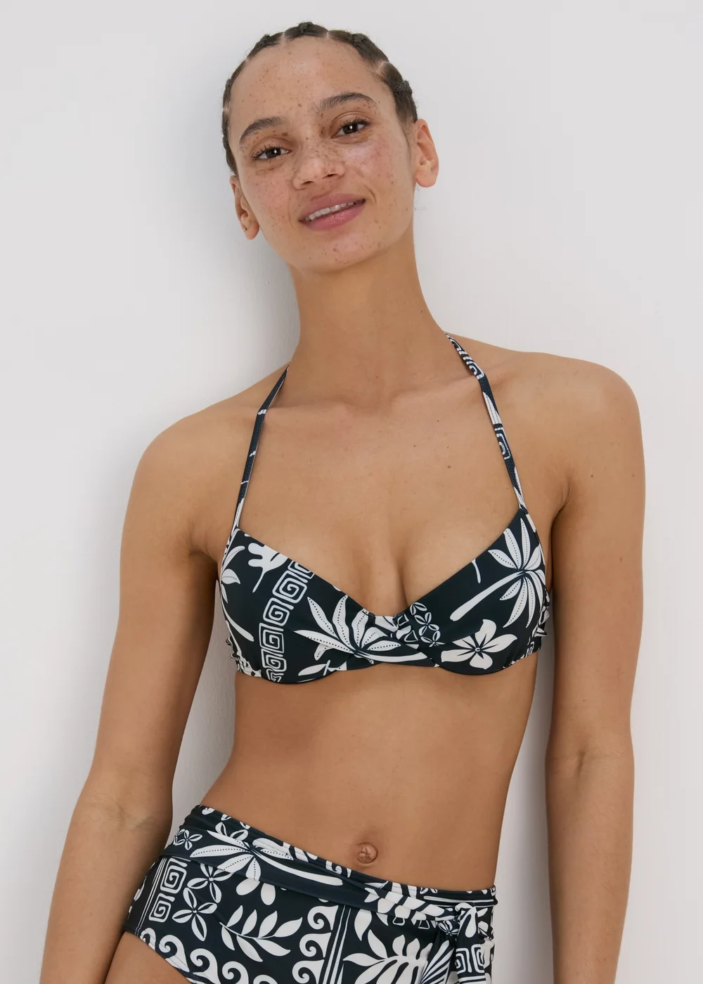 Black & Cream Tile Print Underwire Bikini Top - 32B Image 1