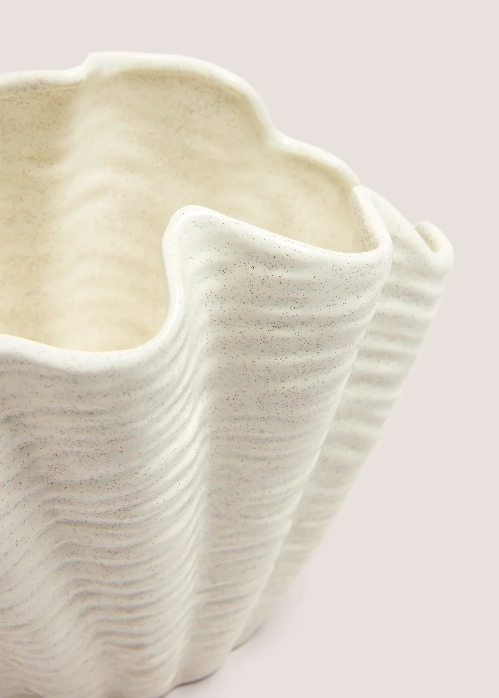 White Shell Vase (18.2cm x 12.5cm x 22cm) Image 2