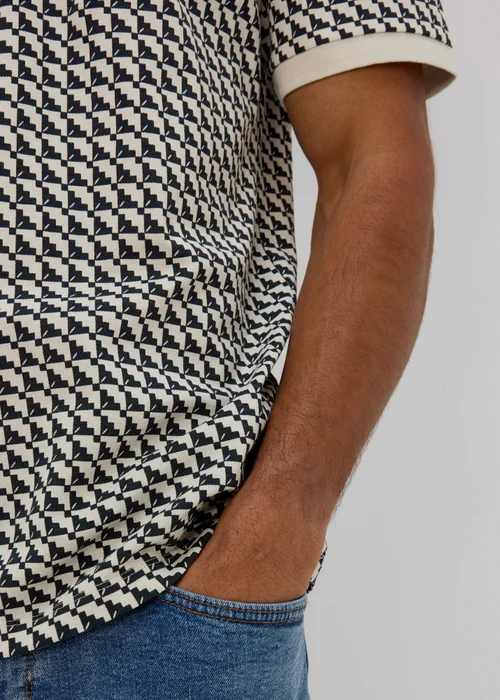 Ecru Stairs Grid Pattern Polo T-Shirt - Small Image 5