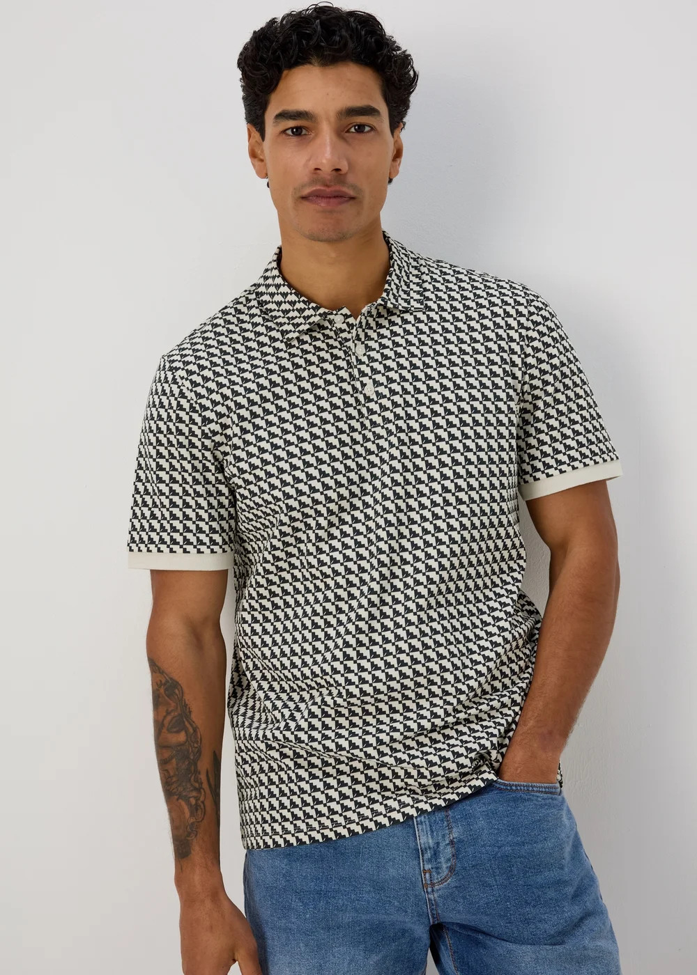 Ecru Stairs Grid Pattern Polo T-Shirt - Small Image 1