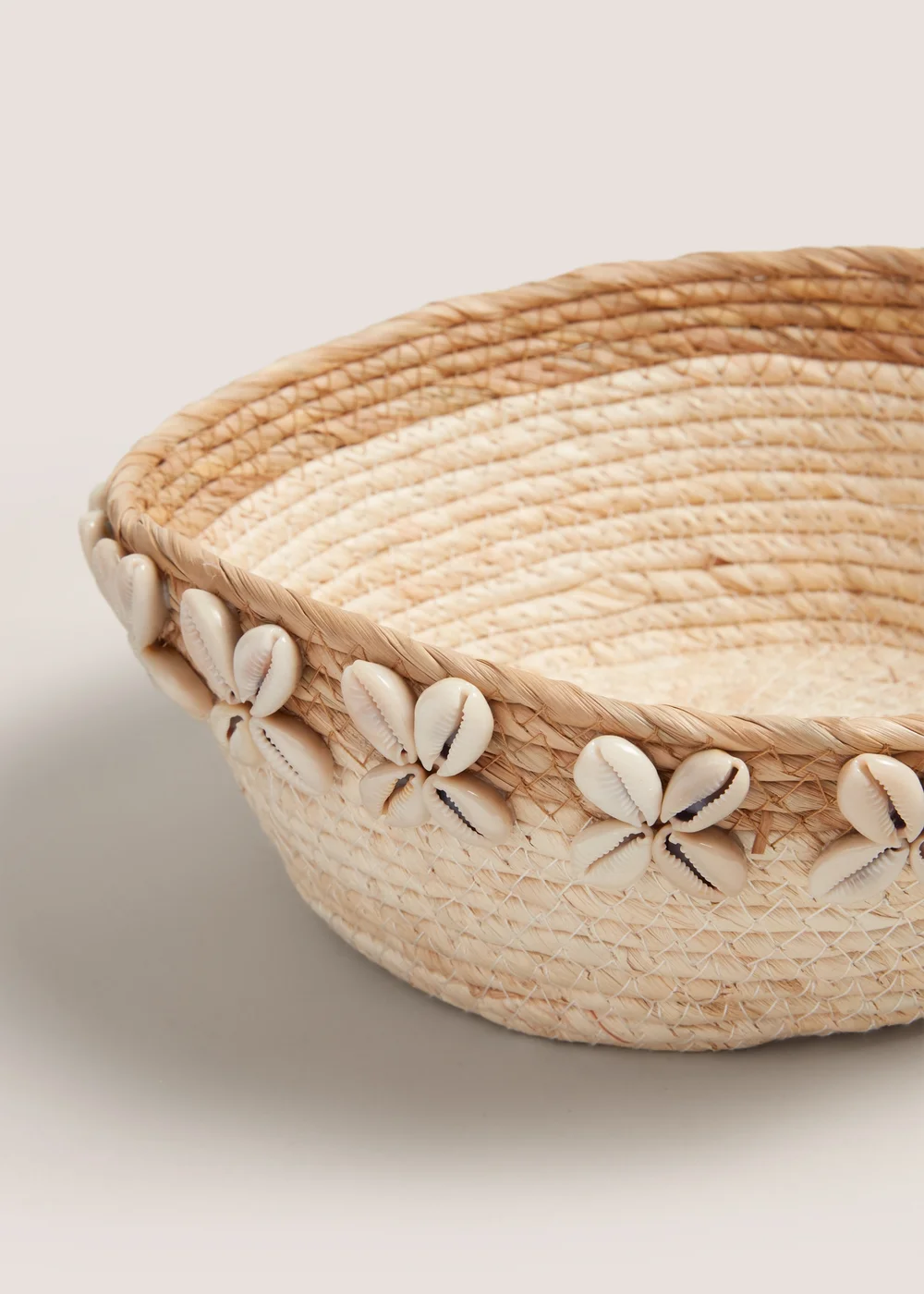 Natural Woven Shell Basket (10cm x 25cm x 25cm) Image 2