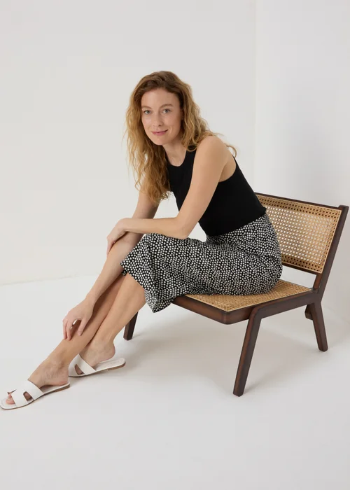 Black Daisy Midi Skirt - Size 8 Image 1