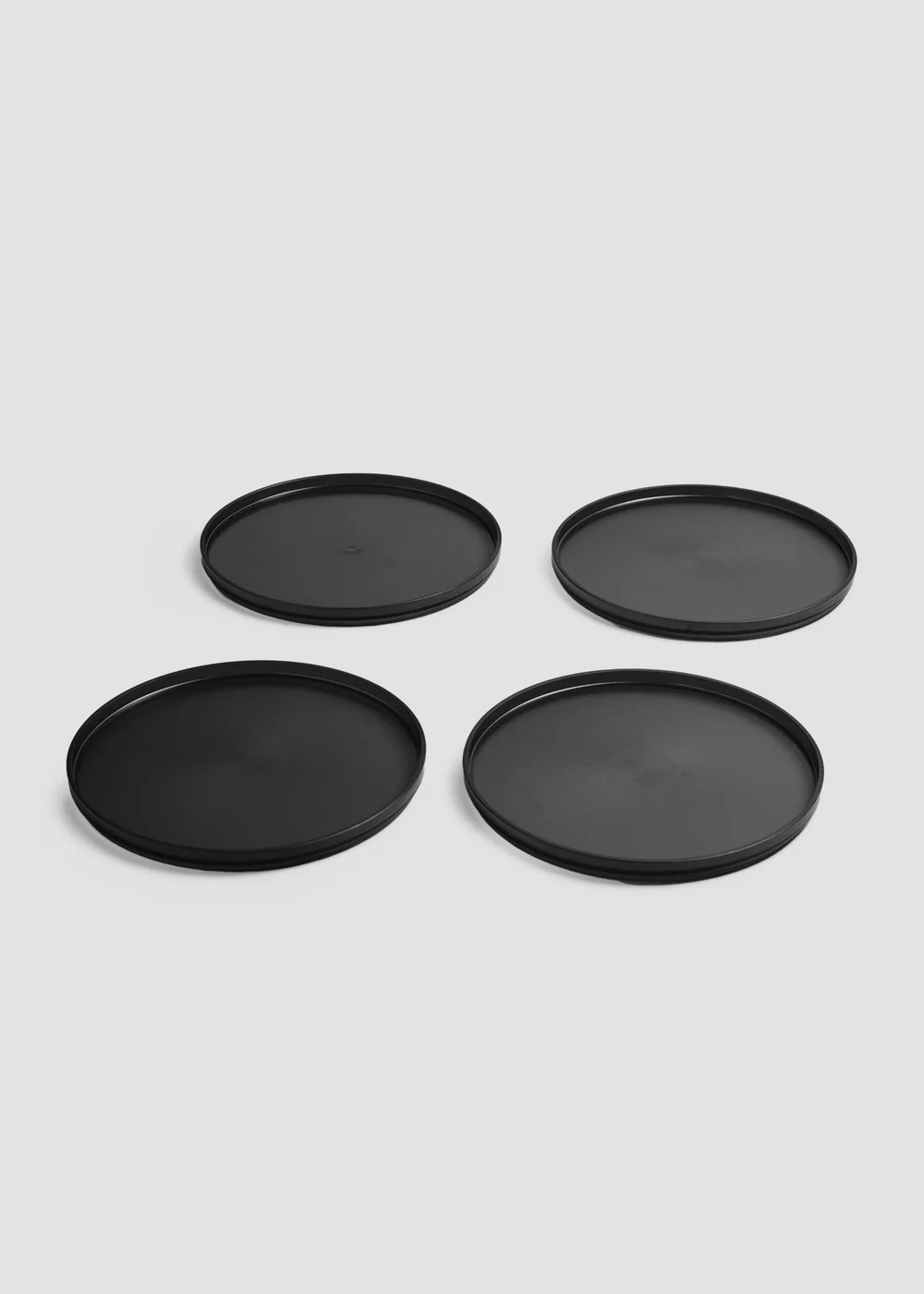 Outdoor 4 Pack Black Plates Image 1