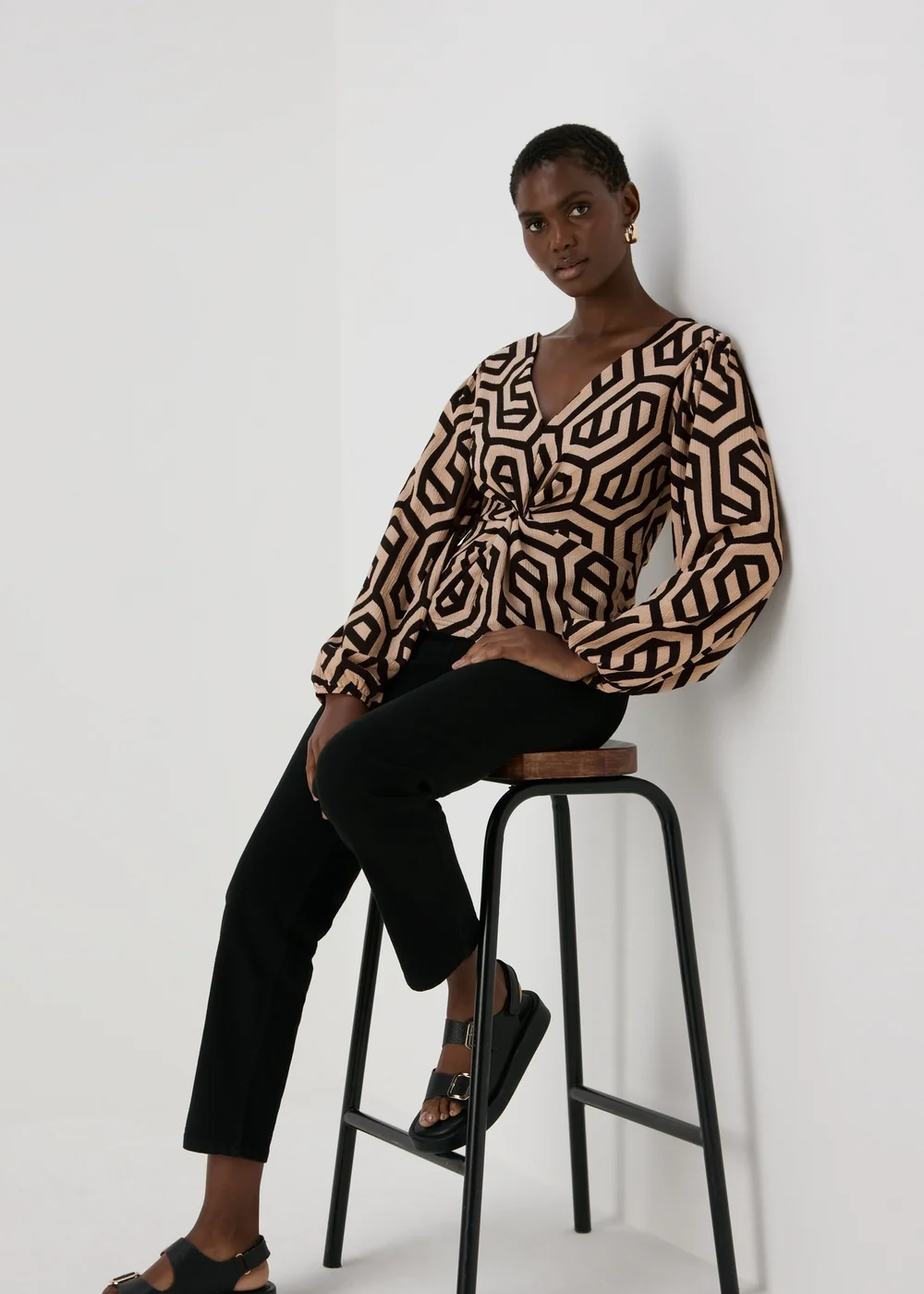 JDY Monochrome Knot Top - Size 8 Image 4