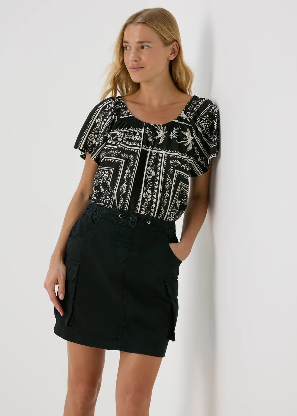 Black Cargo Mini Skirt - Size 8 Image 1