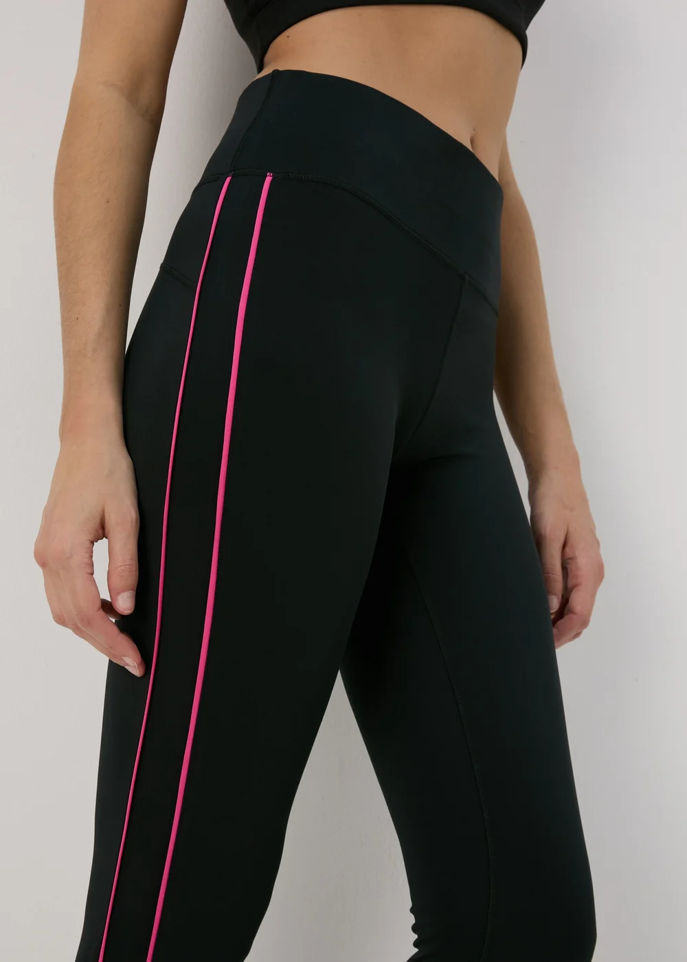 Souluxe Black & Pink Side Stripe Leggings - 8 Image 3