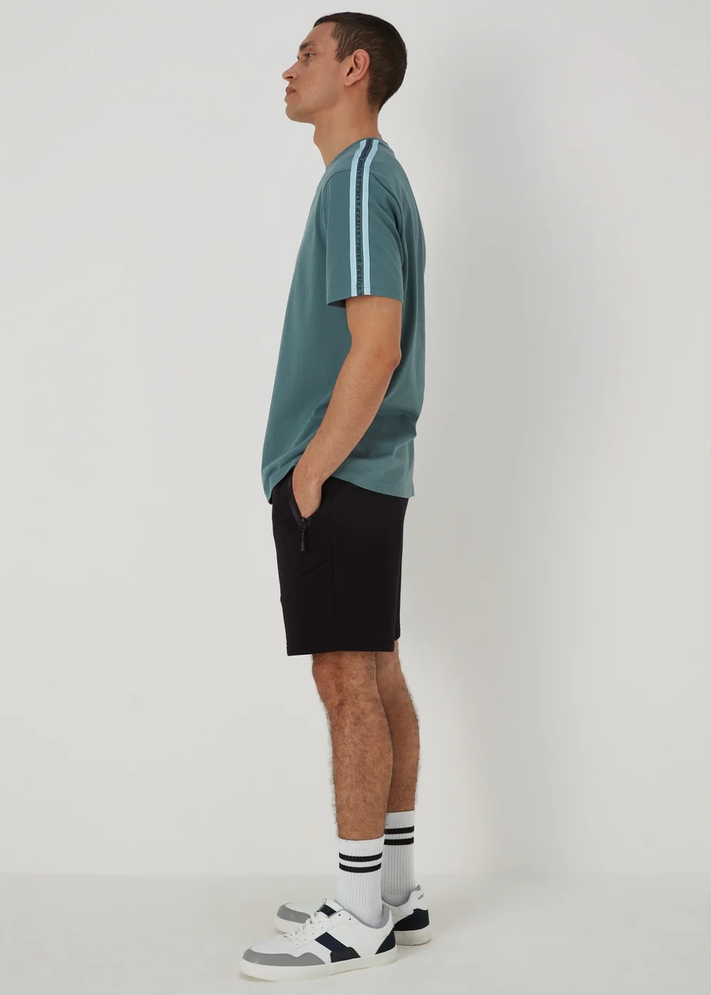 Black Clean Panel Joggers Shorts - XS Image 4