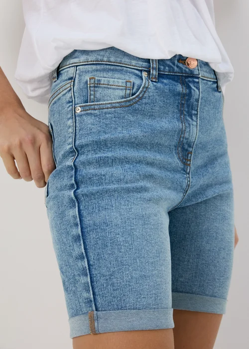 Papaya Petite Mid Wash Shorts - 6 Image 3