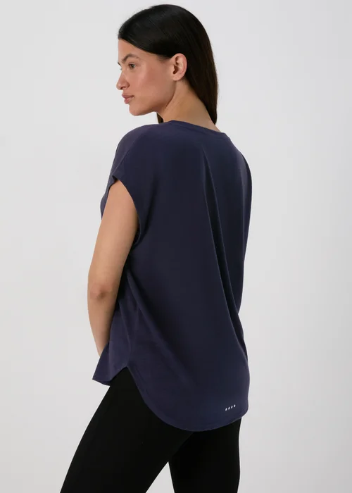 Souluxe Navy V Neck T-Shirt - Small Image 2