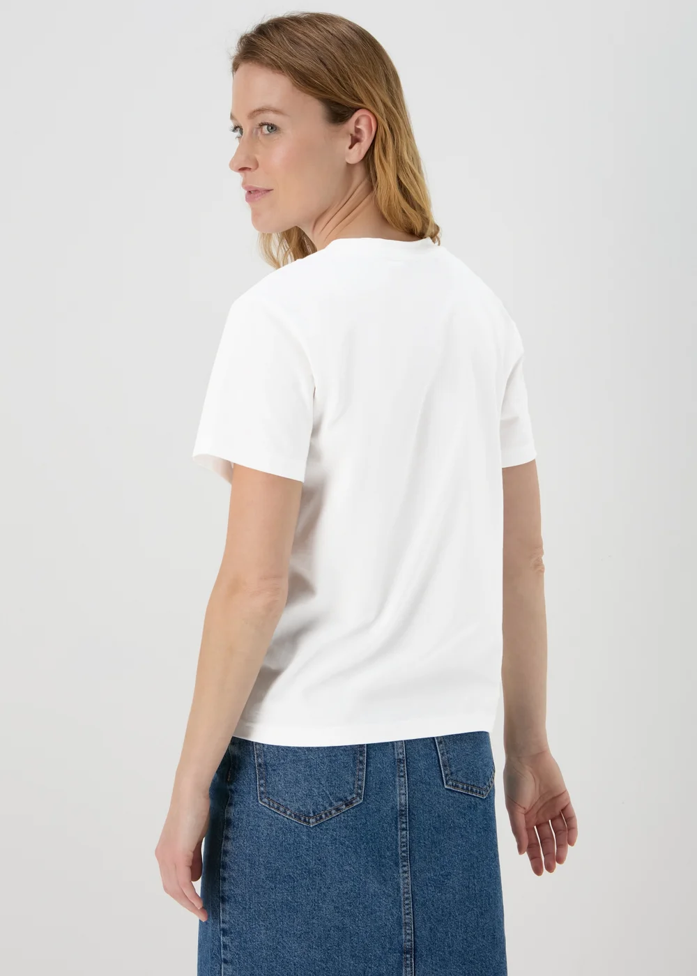 White Cutwork Design T-Shirt - Size 8 Image 2