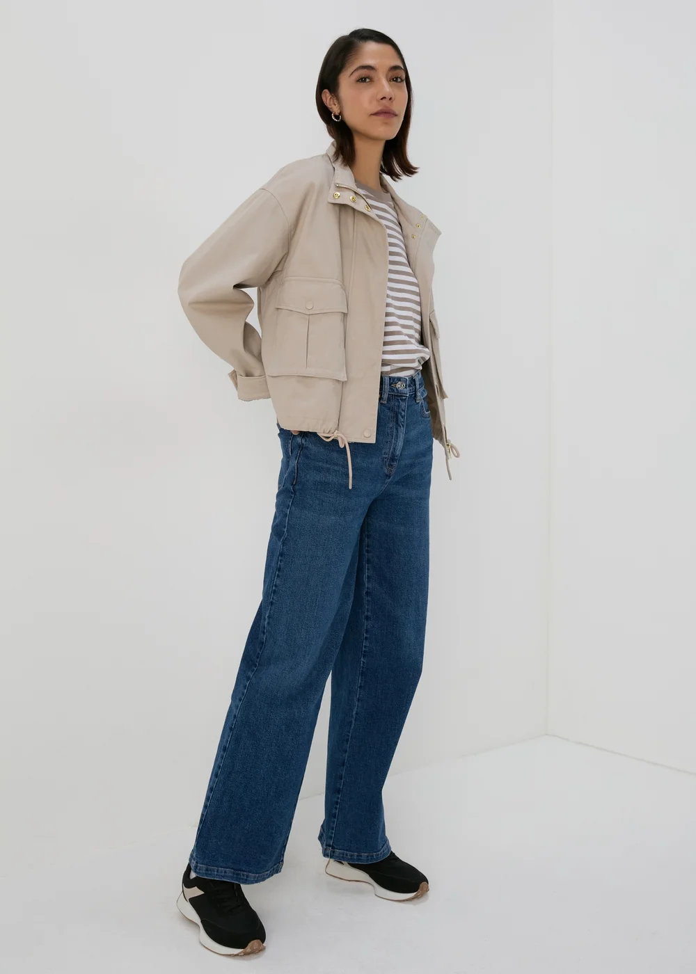 White Stripe Relaxed Fit T-Shirt - S Image 4