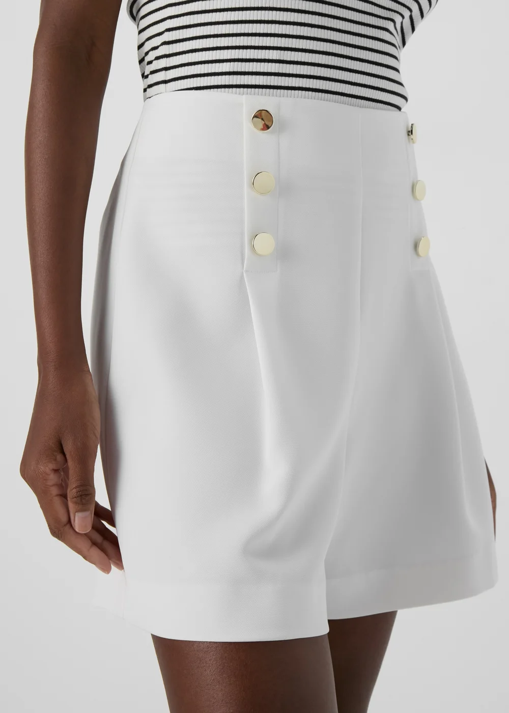 Et Vous White Button Shorts - 8 Image 3