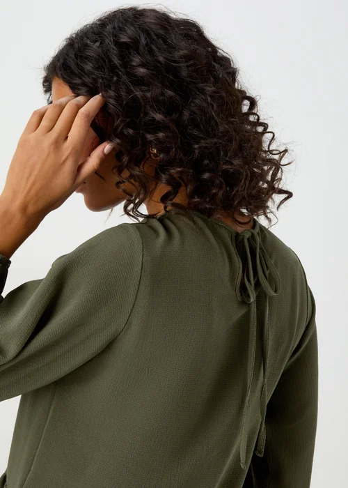 Papaya Petite Khaki Peplum Long Sleeve Blouse - Size 6 Image 3