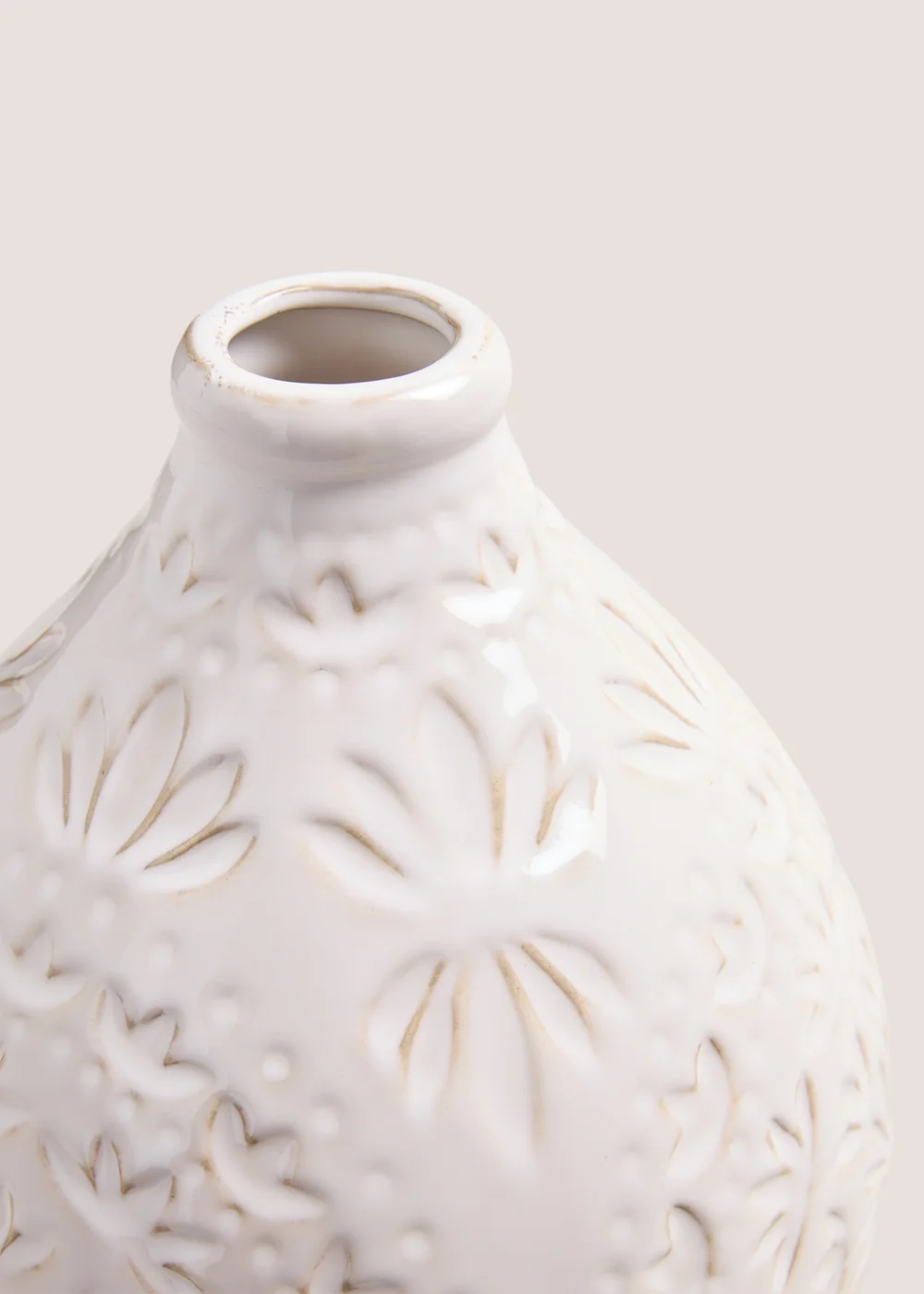 White Textured Vase (18.5cm x 18.5cm x 2cm) Image 2