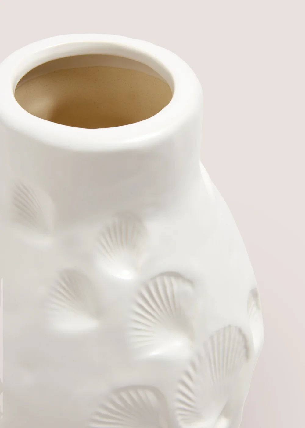 White Shell Embroidered Vase (18cm x 15.5cm x 15.5cm) Image 2