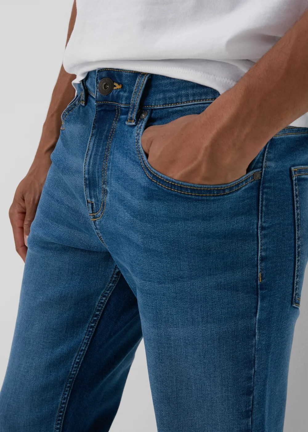 Mid Wash Comfort Fit Denim Jeans - 30 R Image 3