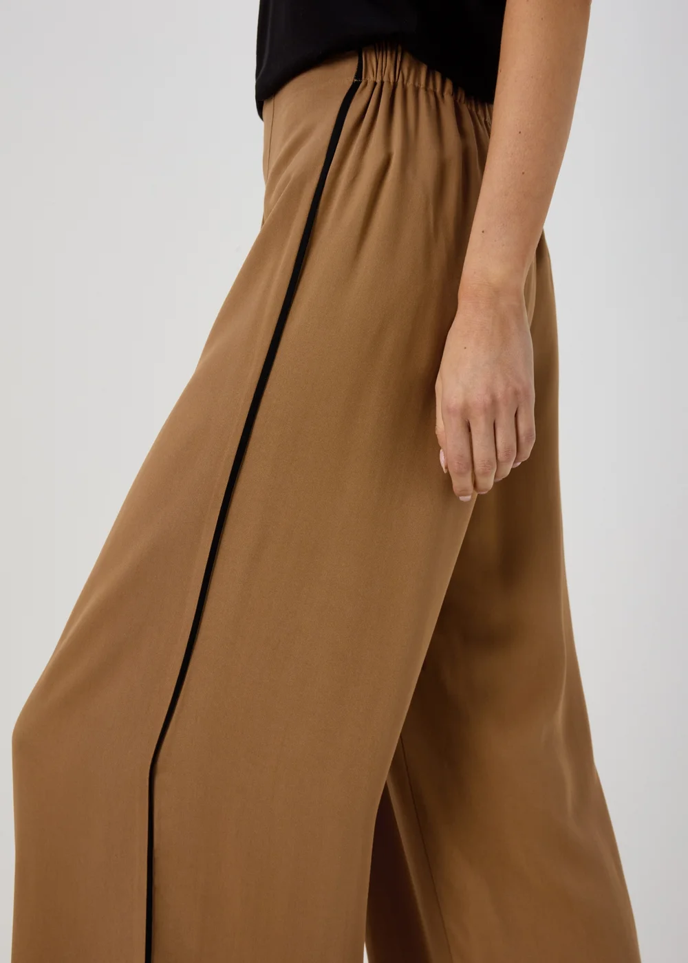 Et Vous Camel Wide Leg Side Stripe Bottoms - 8 Image 3