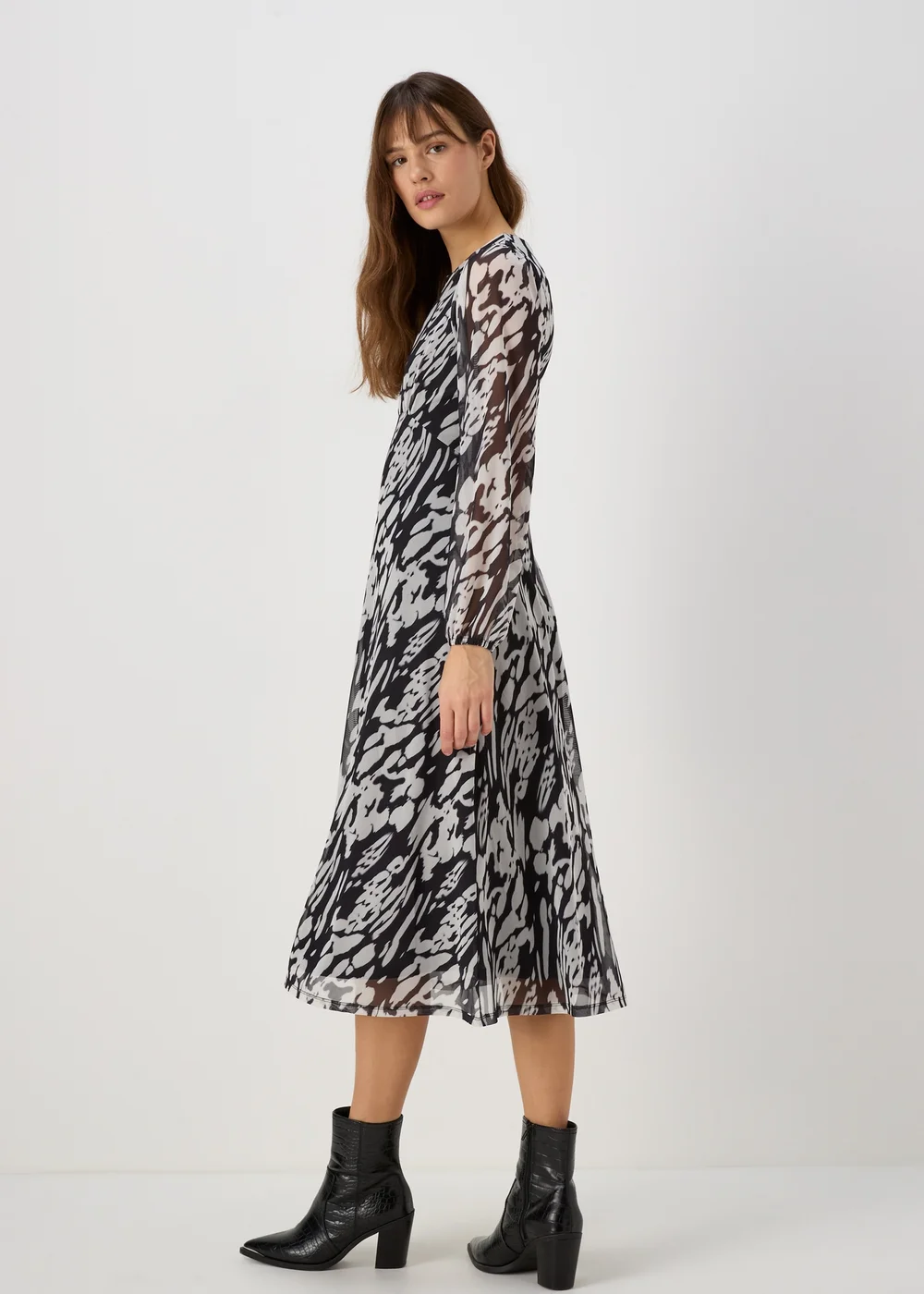 Et Vous Black & White Mesh Midi Dress - 8 Image 2