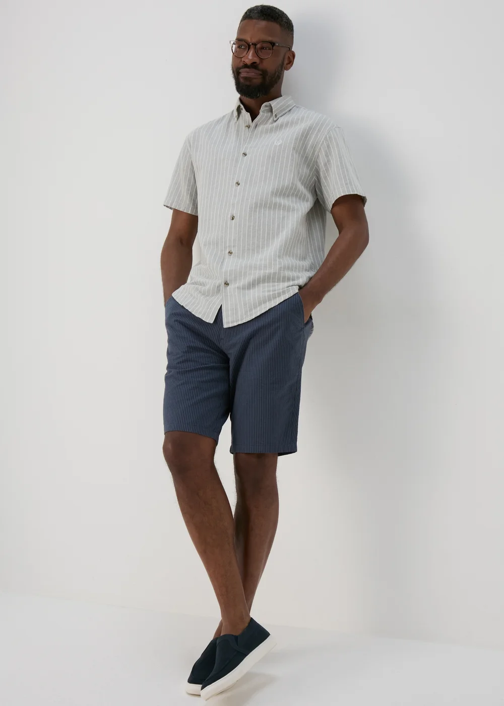 Navy Seersucker Belted Shorts - 32 Image 4