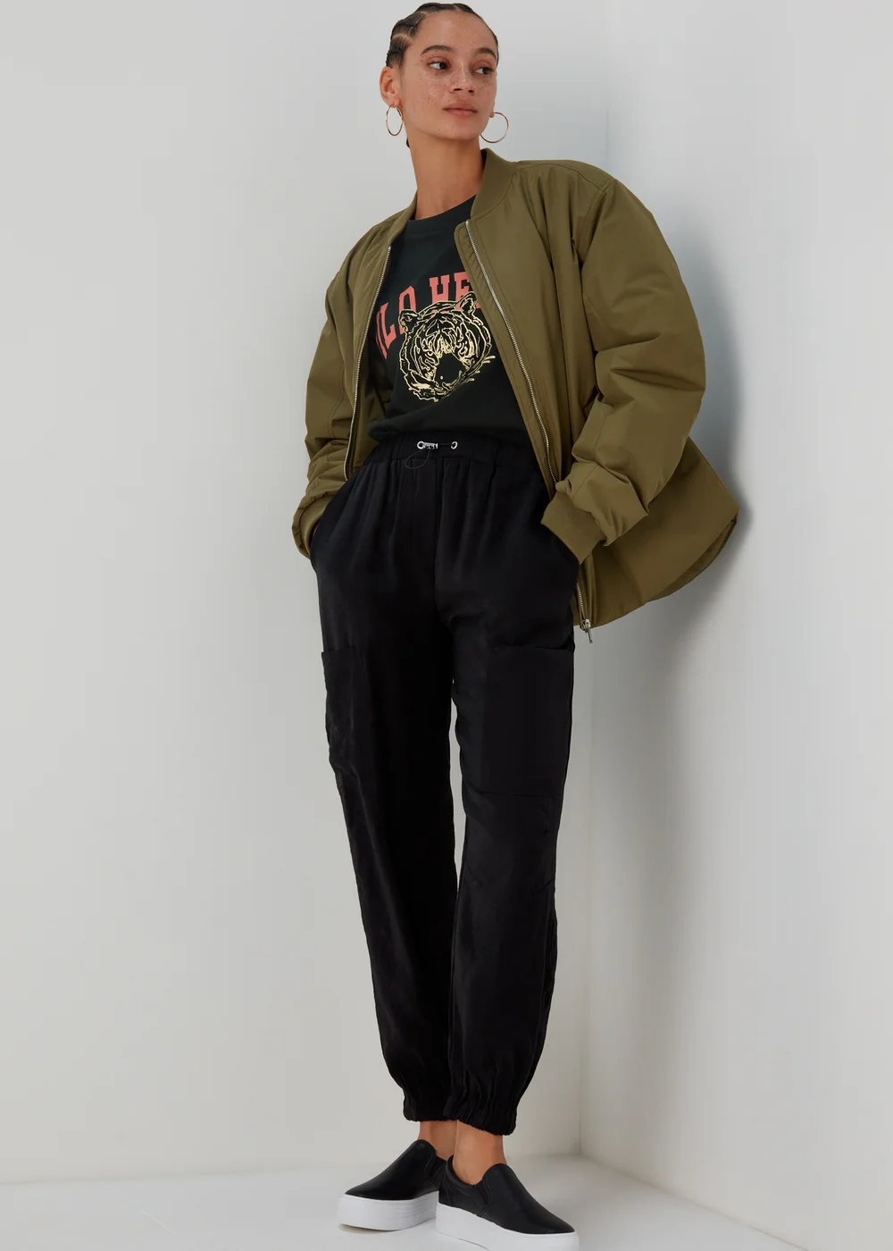 Black Tiger Graphic T-Shirt - Size 8 Image 4