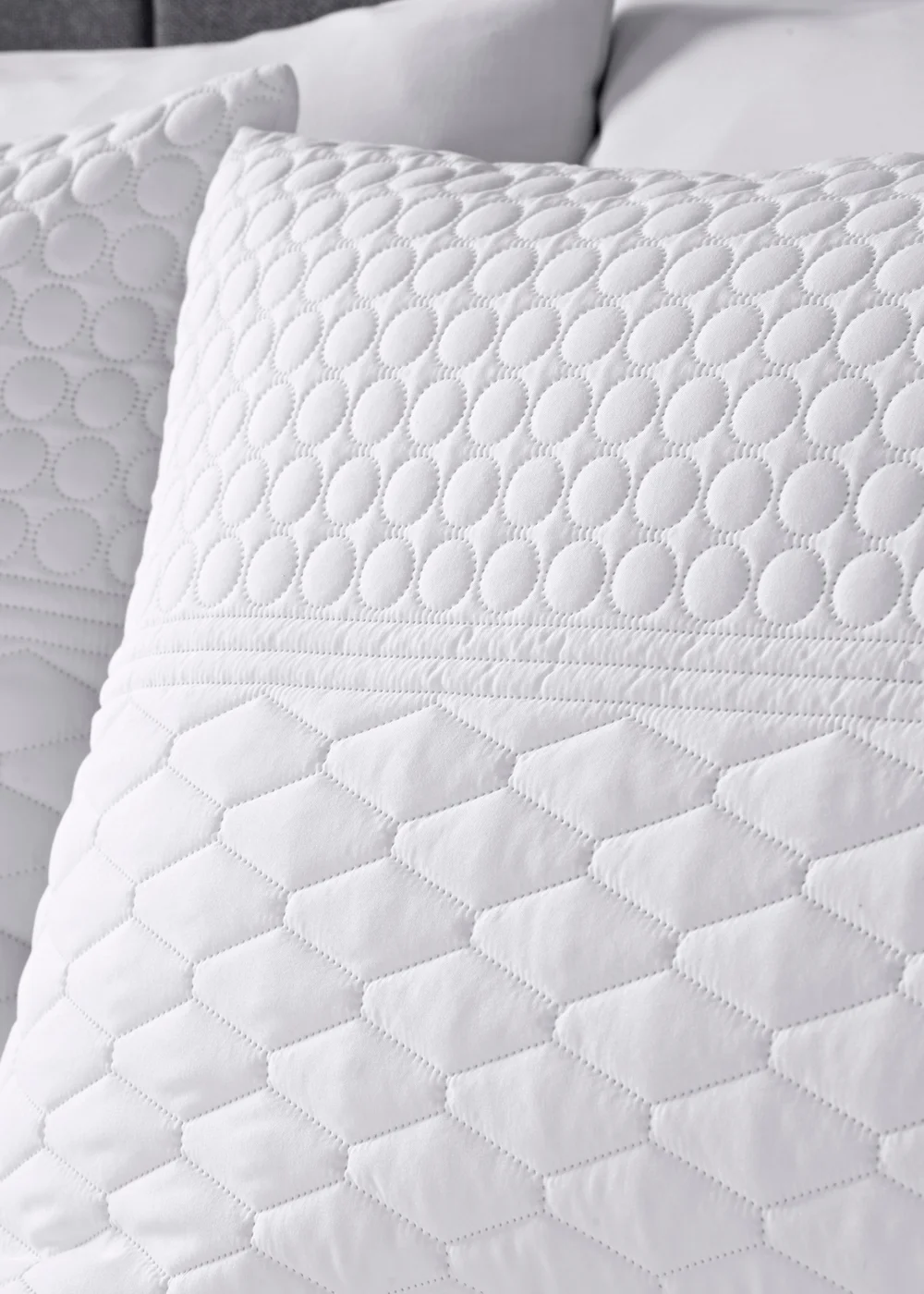 White Hotel Pinsonic Duvet Set - King Image 2