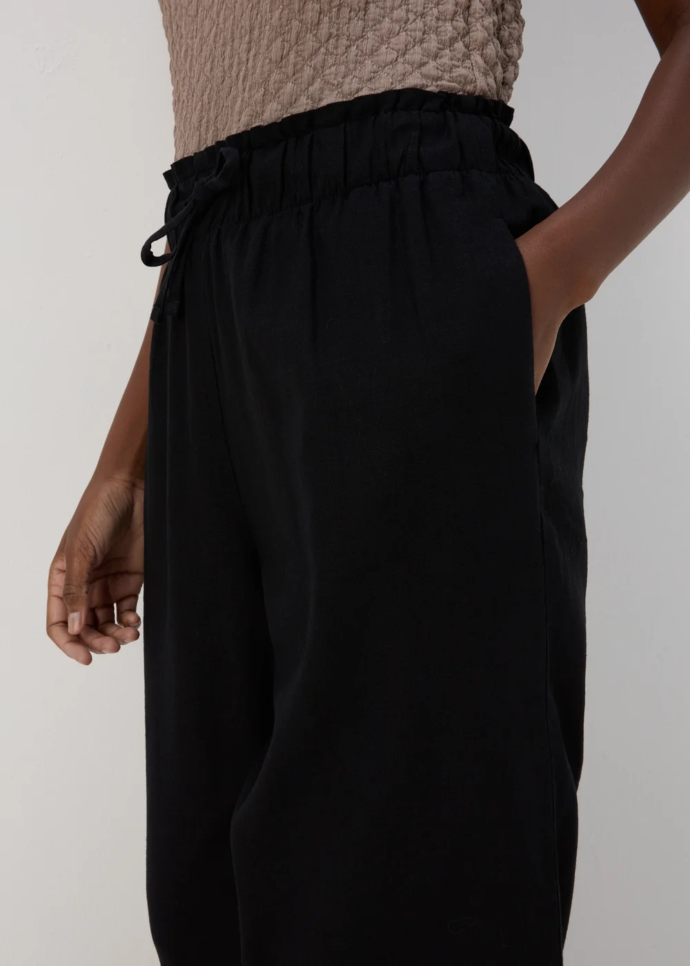 Black Linen Wide Leg Crop Trousers - 8 Image 3