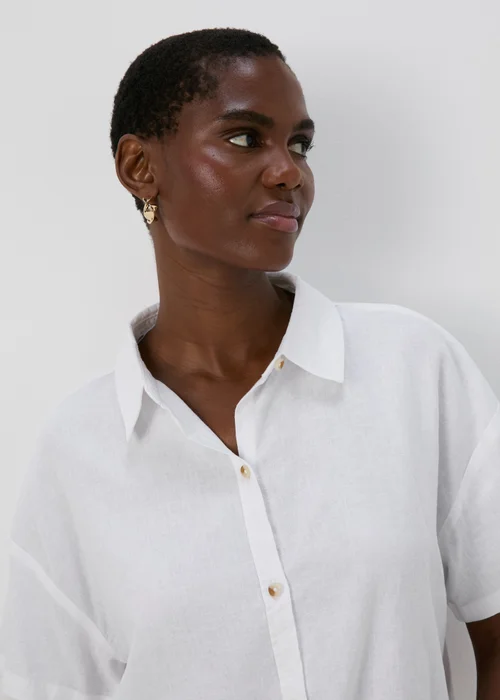 White Short Box Shirt - Size 8 Image 3