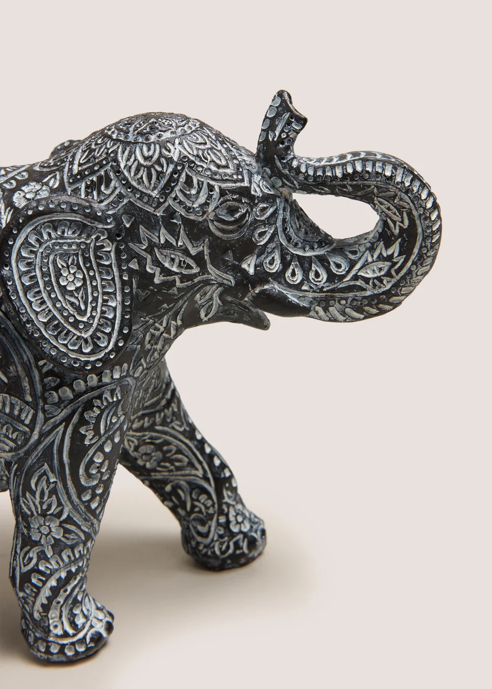 Black Small Elephant Ornament (14.5cm x 20cm x 85cm) Image 2