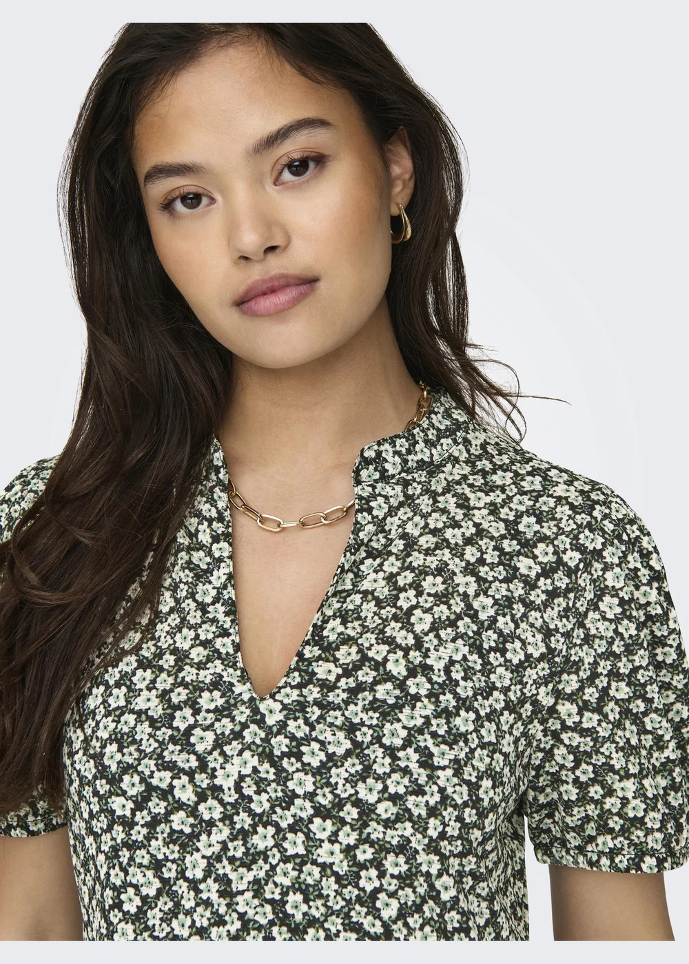 JDY Green Floral V Neck Tea Dress - 8 Image 4