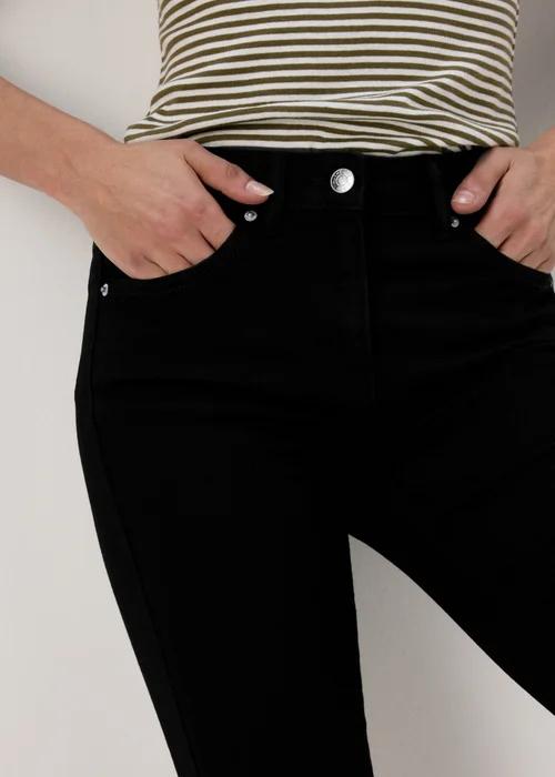 Black Knee Length Shorts - 8 Image 3