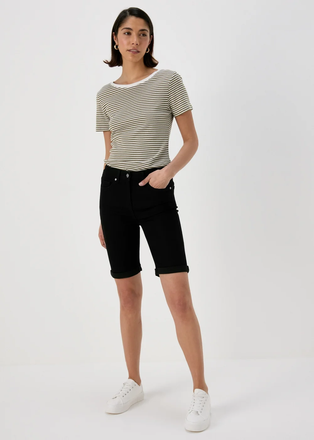 Black Knee Length Shorts - 8 Image 1